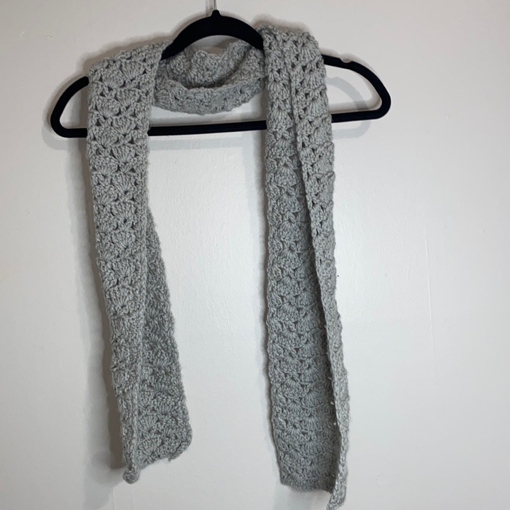 🪿Handmade grey scarf!